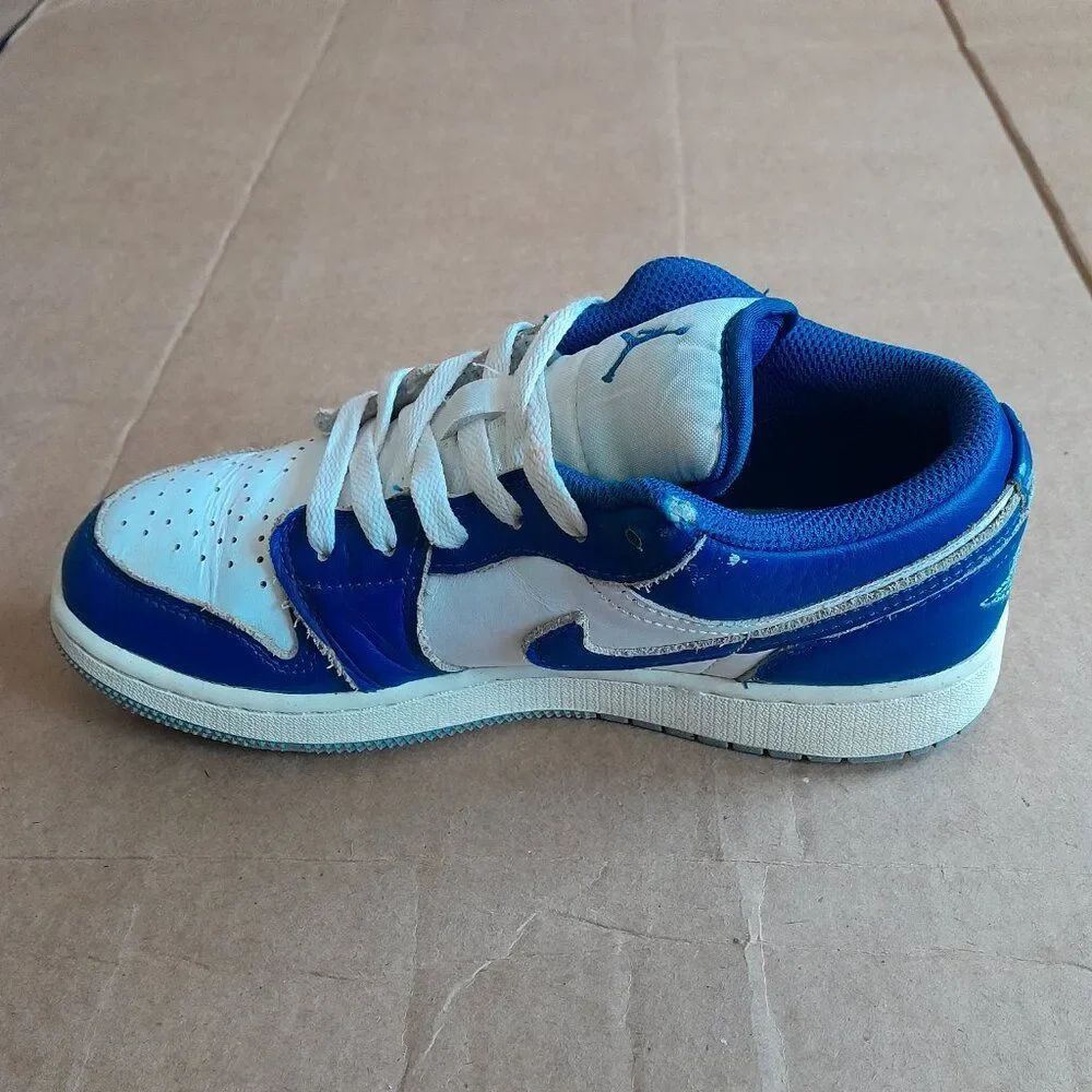 Air Jordan 1 SE Blue and White FN9137-141 Low Top Lace up Sneakers Size 5Y